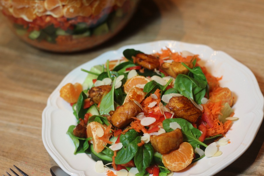 Suszie Serves: Salade met mandarijn en gemarineerde kip
